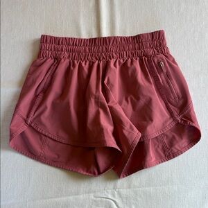 Lululemon Tracker Short Cherry Tint 6